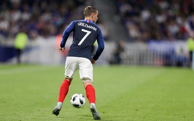 雷速电竞独家-佩里西奇点球稳稳罚入